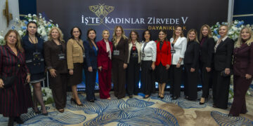 İŞ’TE KADINLAR ZİRVESİ